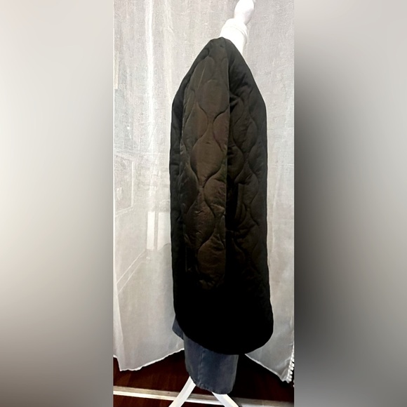 Pink Martini quilted coat, black, size small - Picture 2 of 9